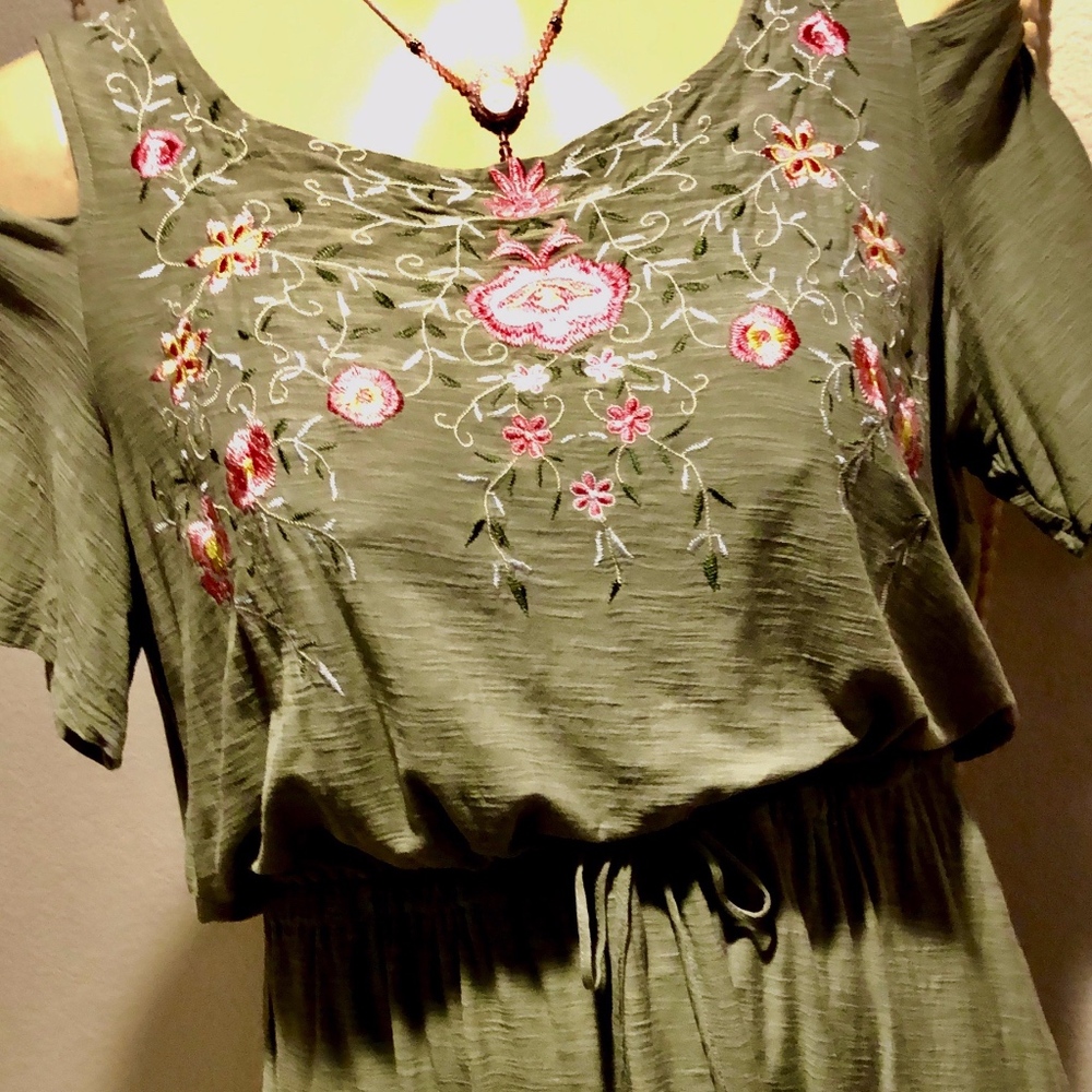 Embroidered cold sholder dress